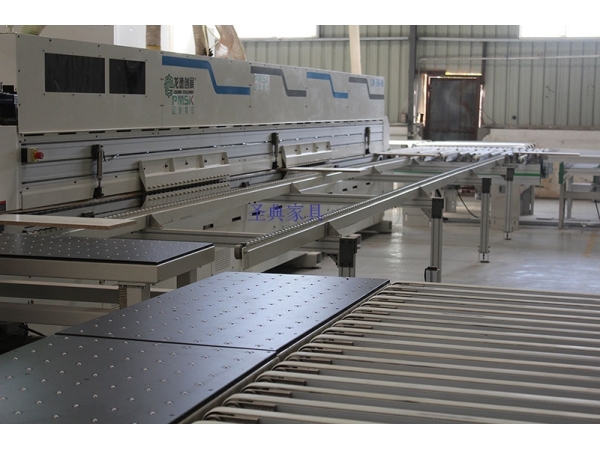 生産(chǎn)機器—封邊機