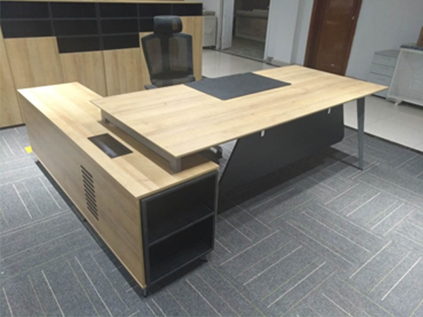 主管辦(bàn)公(gōng)桌